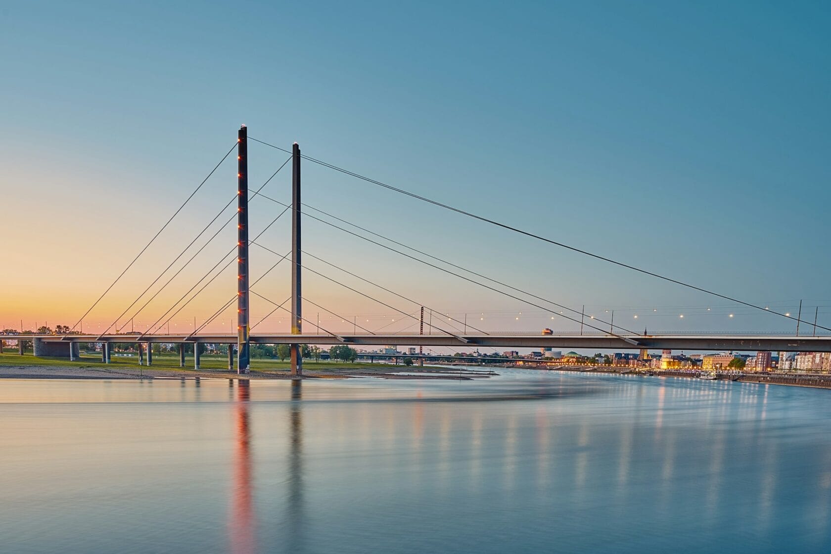 Webdesign Duesseldorf Grafikdesign Bruecke Markensieger